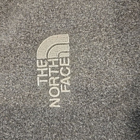 THE NORTH FACE MEN'S FULLZIP GREY FLEECE JACKET. NO SZ TAG. PLZ SEE MEASUREMENTS - Picture 9 of 14